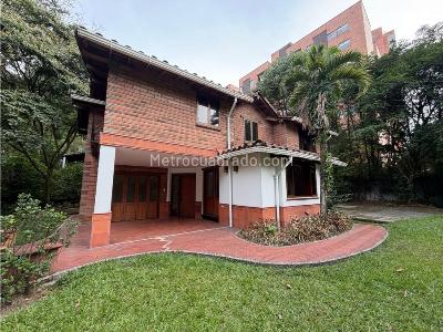 Casa de 3 alcobas en venta en Loma De Las Brujas, Envigado, 180 m² · foto 2 de 18