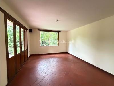Casa de 3 alcobas en venta en Loma De Las Brujas, Envigado, 180 m² · foto 5 de 18