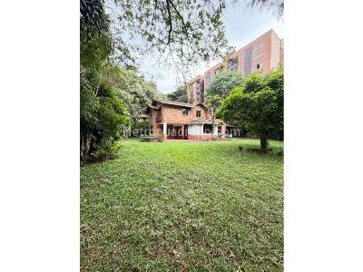 Casa de 3 alcobas en venta en Loma De Las Brujas, Envigado, 180 m² · foto 8 de 18