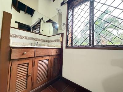 Casa de 3 alcobas en venta en Loma De Las Brujas, Envigado, 180 m² · foto 11 de 18