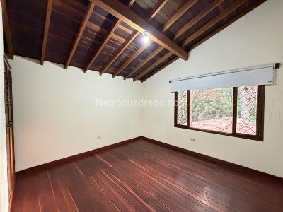 Casa de 3 alcobas en venta en Loma De Las Brujas, Envigado, 180 m² · foto 12 de 18
