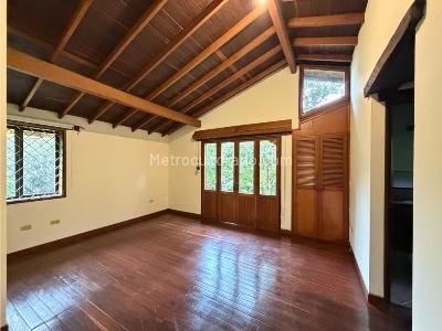 Casa de 3 alcobas en venta en Loma De Las Brujas, Envigado, 180 m² · foto 15 de 18