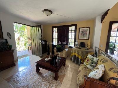 Casa de 5 alcobas en venta en El Salado, Envigado, 253 m² · foto 6 de 20