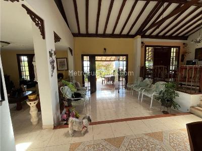 Casa de 5 alcobas en venta en El Salado, Envigado, 253 m² · foto 12 de 20