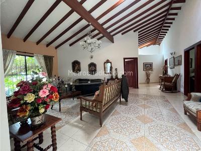 Casa de 5 alcobas en venta en El Salado, Envigado, 253 m² · foto 14 de 20
