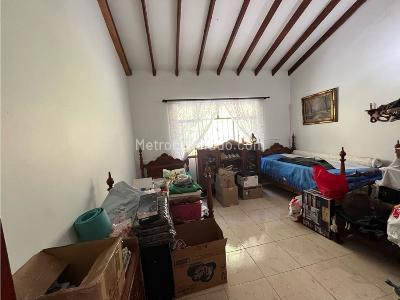 Casa de 5 alcobas en venta en El Salado, Envigado, 253 m² · foto 17 de 20
