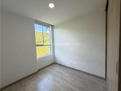 Apartamento de 3 alcobas en venta en Camino Verde, Envigado, 73 m² · foto 3 de 12