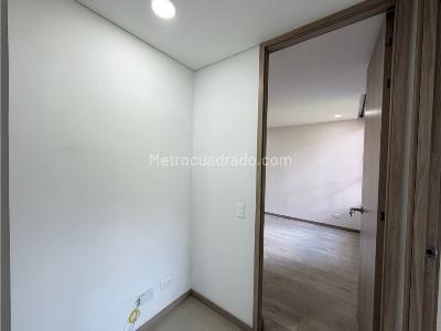 Apartamento de 3 alcobas en venta en Camino Verde, Envigado, 73 m² · foto 9 de 12