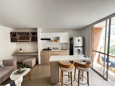 Apartamento de 3 alcobas en venta en San Jose, Sabaneta, 68 m² · foto 3 de 19