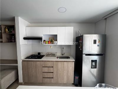 Apartamento de 3 alcobas en venta en San Jose, Sabaneta, 68 m² · foto 4 de 19