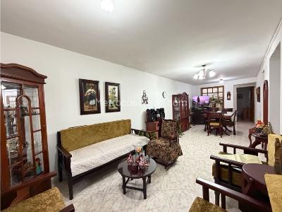 Casa de 4 alcobas en venta en El Trianon, Envigado, 115 m² · foto 3 de 16