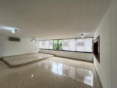 Apartamento de 3 alcobas en venta en Alto Prado, Barranquilla, 278 m² · foto 3 de 20