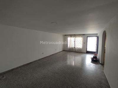 Casa de 5 alcobas en venta en El Limoncito, Barranquilla, 350 m² · foto 3 de 19