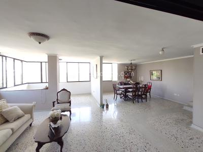 Apartamento de 4 alcobas en venta en Altos De Riomar, Barranquilla, 178 m² · foto 3 de 11