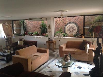Casa de 4 alcobas en venta en Altos De Riomar, Barranquilla, 450 m² · foto 8 de 20