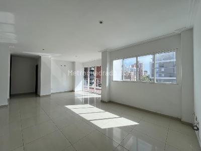 Apartamento de 3 alcobas en venta en Villa Country, Barranquilla, 142 m² · foto 3 de 19