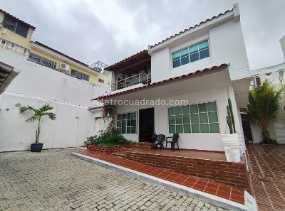 Casa en venta en Altos De Riomar, Barranquilla · foto 2 de 18