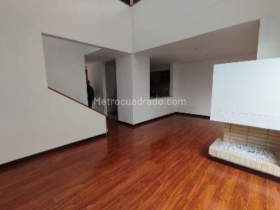 Casa de 3 alcobas en venta en Camino De Arrayanes, Bogotá, 146 m² · foto 2 de 19