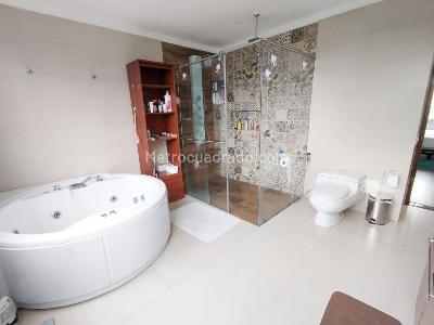 Casa de 3 alcobas en venta en Guaymaral, Bogotá, 405 m² · foto 14 de 20