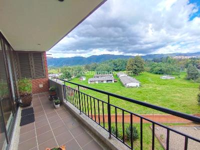 Apartamento en venta en Camino De Arrayanes, Bogotá · foto 4 de 17
