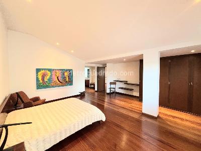 Apartamento de 3 alcobas en venta en Chico Central, Bogotá, 300 m² · foto 2 de 20
