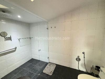 Apartamento de 3 alcobas en venta en Chico Central, Bogotá, 300 m² · foto 6 de 20
