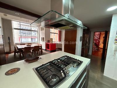 Apartamento de 3 alcobas en venta en Chico Central, Bogotá, 300 m² · foto 7 de 20