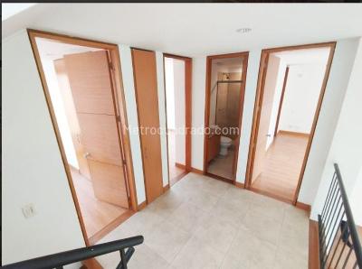 Casa de 3 alcobas en venta en Camino De Arrayanes, Bogotá, 189 m² · foto 12 de 19