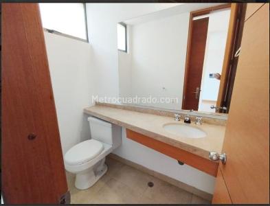 Casa de 3 alcobas en venta en Camino De Arrayanes, Bogotá, 189 m² · foto 3 de 19