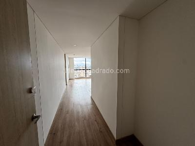 Apartaestudio en venta en Cedritos, Bogotá, 52 m² · foto 2 de 19