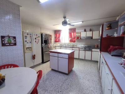 Apartamento de 4 alcobas en venta en Parte De Altos Del Prado, Barranquilla, 254 m² · foto 4 de 8