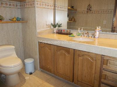 Apartamento en venta en Santa Barbara Oriental, Bogotá · foto 5 de 16
