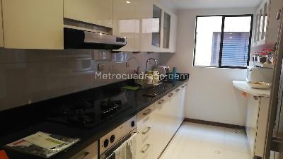 Apartamento de 3 alcobas en venta en Rosales Bella Vista, Bogotá, 140 m² · foto 8 de 16
