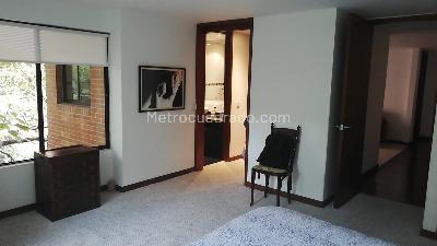 Apartamento de 3 alcobas en venta en Rosales Bella Vista, Bogotá, 140 m² · foto 2 de 14