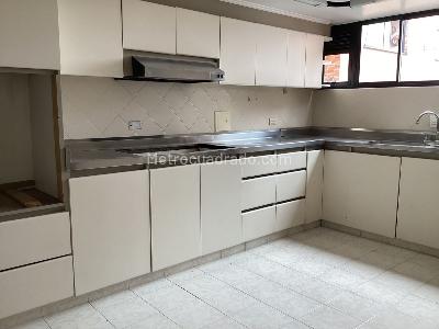 Apartamento de 4 alcobas en venta en El Nogal, Bogotá, 311 m² · foto 9 de 17