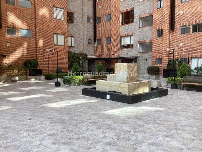 Apartamento de 3 alcobas en venta en Colina Campestre, Bogotá, 129 m² · foto 2 de 20