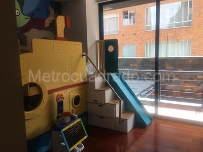 Apartamento de 3 alcobas en venta en Chico Virrey, Bogotá, 288 m² · foto 16 de 19