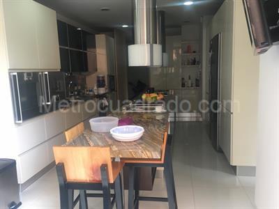 Apartamento de 3 alcobas en venta en Chico Virrey, Bogotá, 288 m² · foto 9 de 19