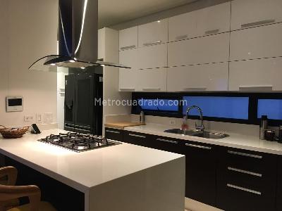 Apartamento de 2 alcobas en venta en Chico Virrey, Bogotá, 130 m² · foto 13 de 20