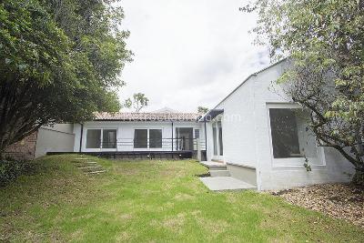 Casa de 4 alcobas en arriendo en Santa, Bogotá, 600 m² · foto 3 de 19