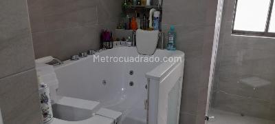Apartamento de 3 alcobas en venta en Santa Barabara Oriental, Bogotá, 240 m² · foto 3 de 11