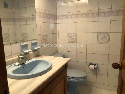 Apartamento de 3 alcobas en venta en Chico, Bogotá, 250 m² · foto 9 de 18