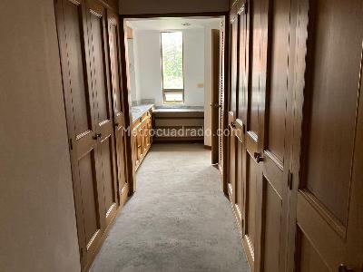 Apartamento de 3 alcobas en venta en Chico, Bogotá, 250 m² · foto 10 de 18