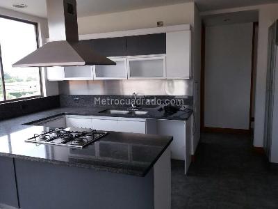 Apartamento de 3 alcobas en arriendo en Colina Atenas, Bogotá, 270 m² · foto 17 de 20