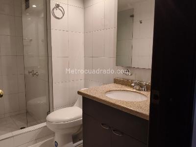 Apartamento de 2 alcobas en venta en El Refugio, Bogotá, 178 m² · foto 19 de 20