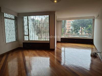 Apartamento de 2 alcobas en venta en El Refugio, Bogotá, 178 m² · foto 4 de 20