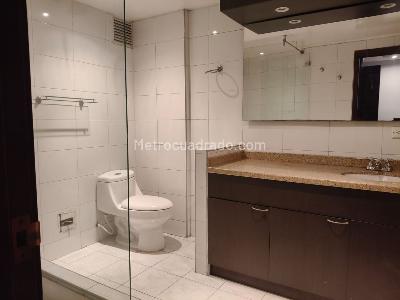 Apartamento de 2 alcobas en venta en El Refugio, Bogotá, 178 m² · foto 16 de 20