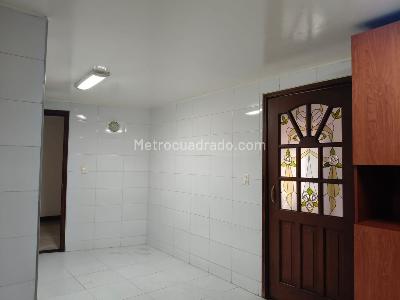 Apartamento de 2 alcobas en venta en El Refugio, Bogotá, 178 m² · foto 8 de 20