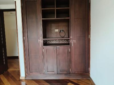 Apartamento de 2 alcobas en venta en El Refugio, Bogotá, 178 m² · foto 13 de 20