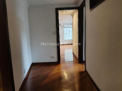 Apartamento de 2 alcobas en venta en El Refugio, Bogotá, 178 m² · foto 9 de 20